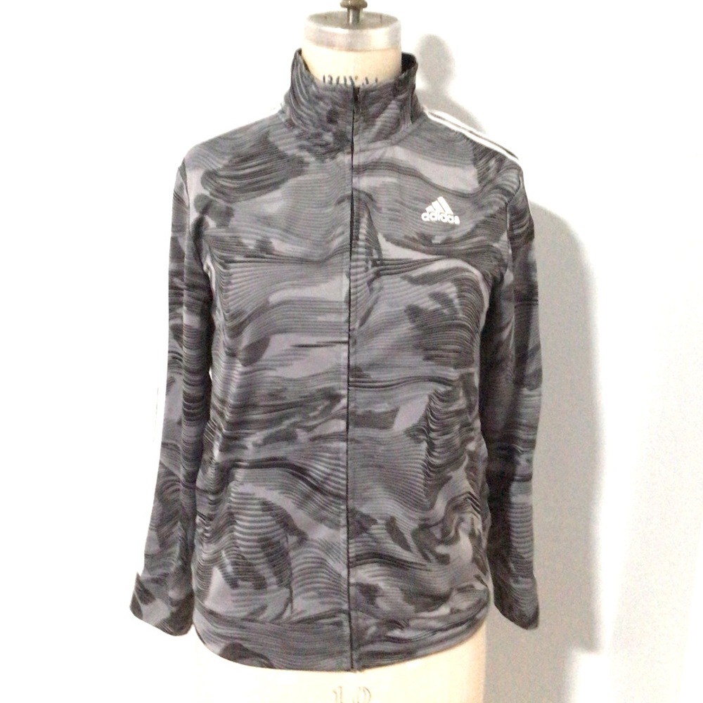 Adidas unisex top. Young adult size 14/16